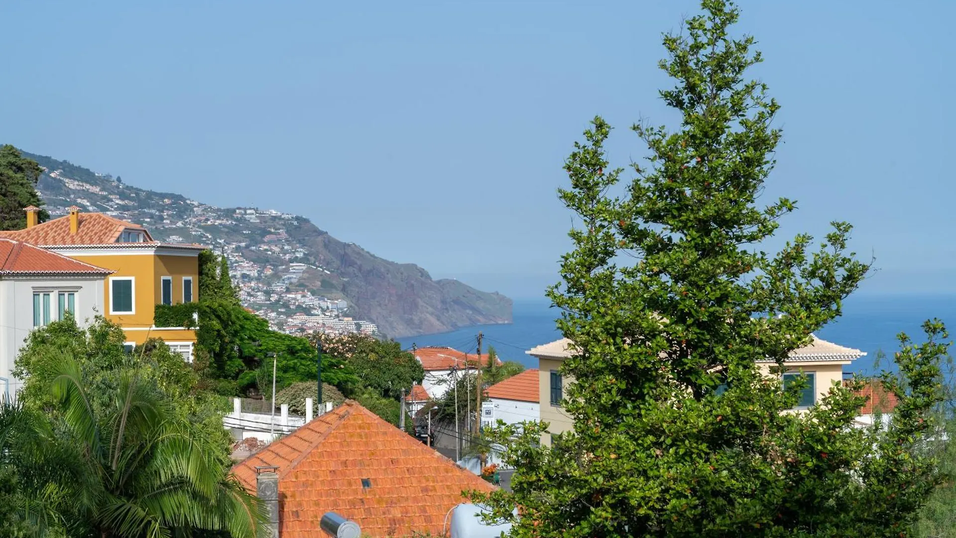 Las Rosas Vista Baia Do Funchal 0*, Φουνκάλ